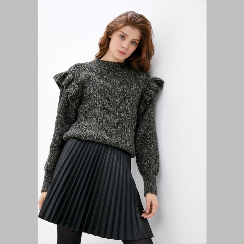 NEW Topshop Frill Sleeve Cable Knit Sweater in Charcoal Grey with flaw